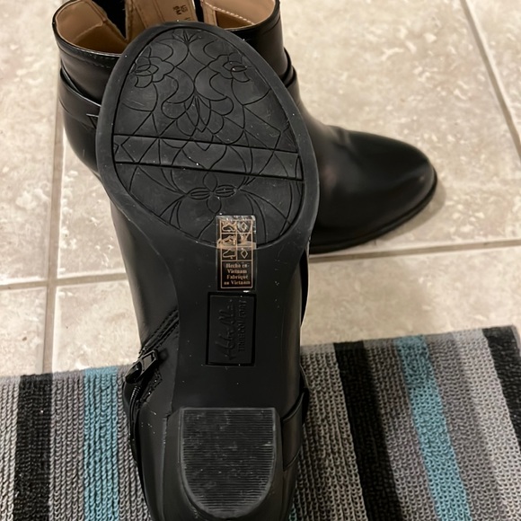 Abel’s boots for winter or rainy days.worn two or three times.looks like new. - Picture 3 of 5